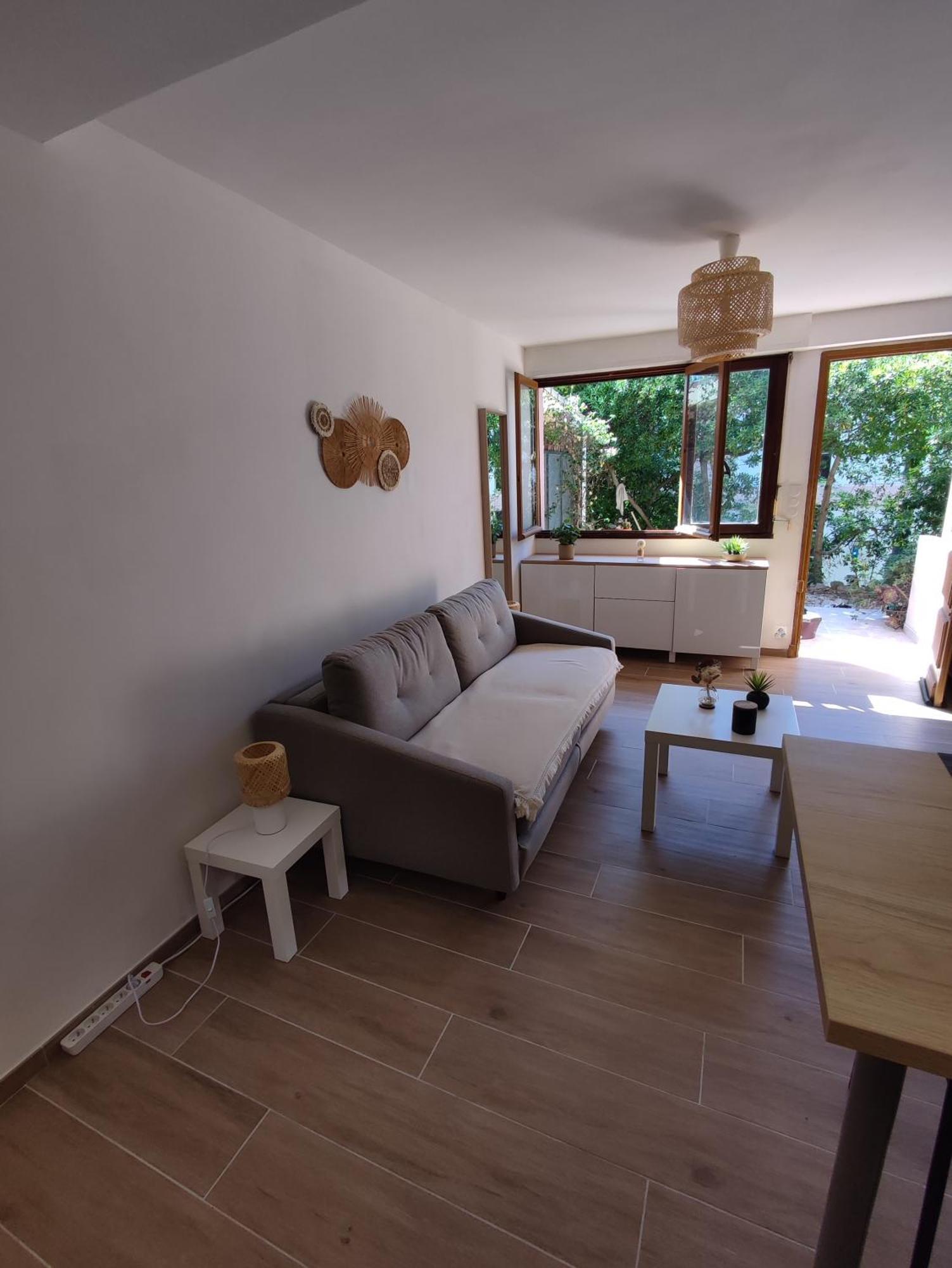 Charmant Studio Lavandou - 500M Plage ル・ラヴァンドゥー エクステリア 写真
